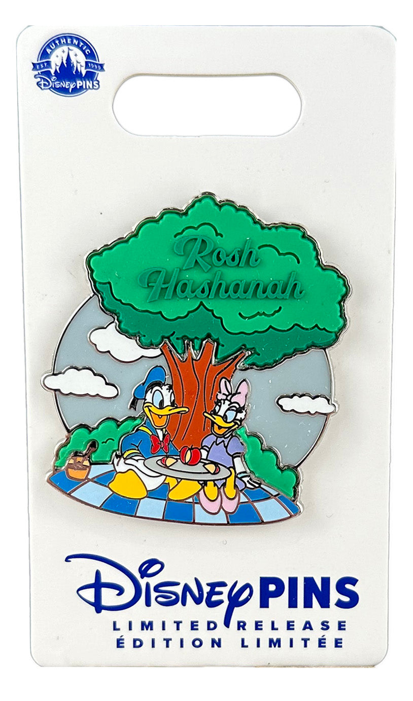 Disney Pin - Happy Rosh Hashanah 2023 - Donald and Daisy Duck - front view