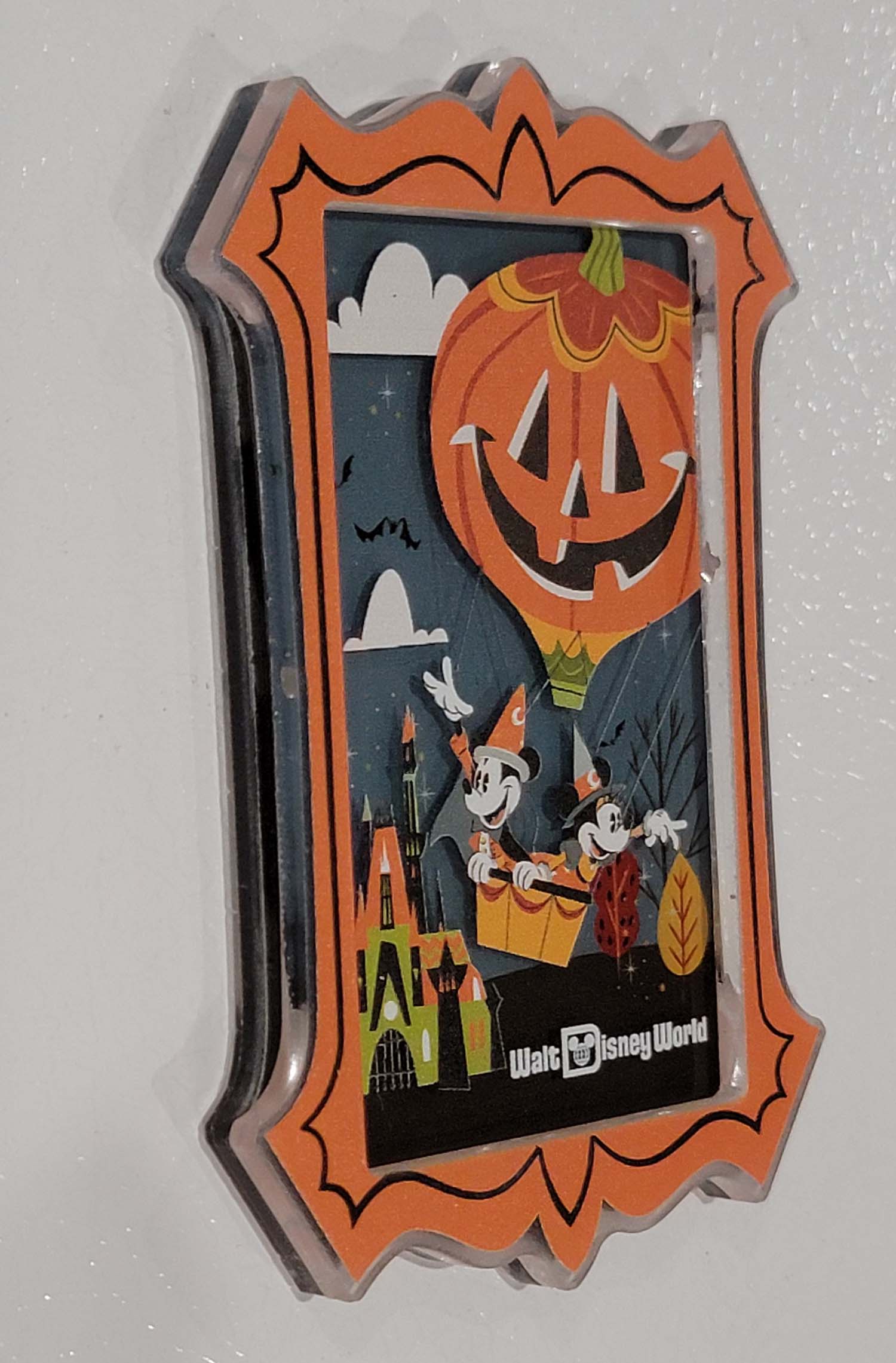 Disney Parks Magnet - Halloween 2025 - Mickey and Minnie Mouse - Pumpkin Balloon - alternate view 2
