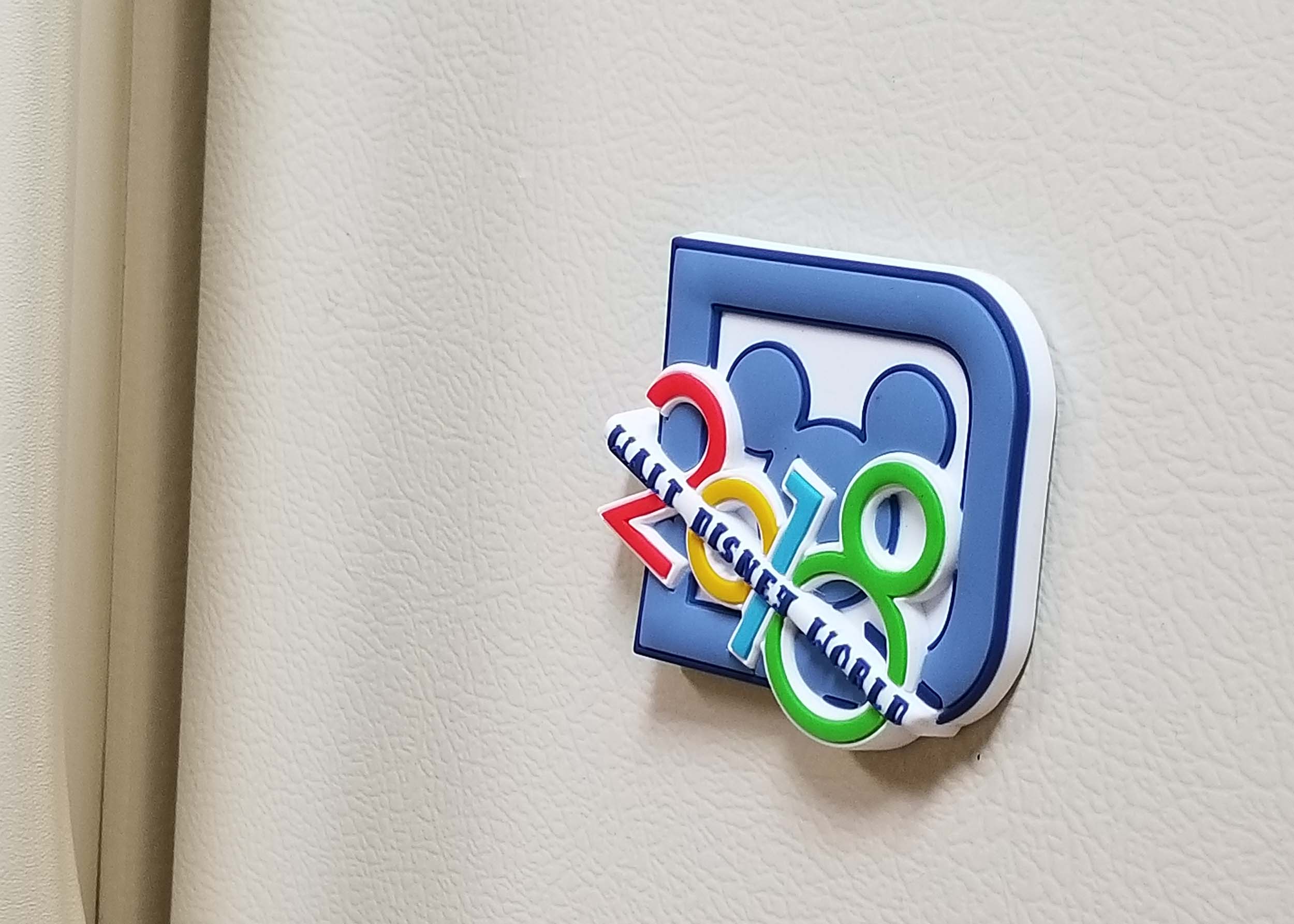 Disney Parks Magnet - Walt Disney World - Dated 2018 - Mickey Mouse - D Logo - alternate view 2
